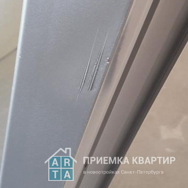 Повреждение профиля балконной двери