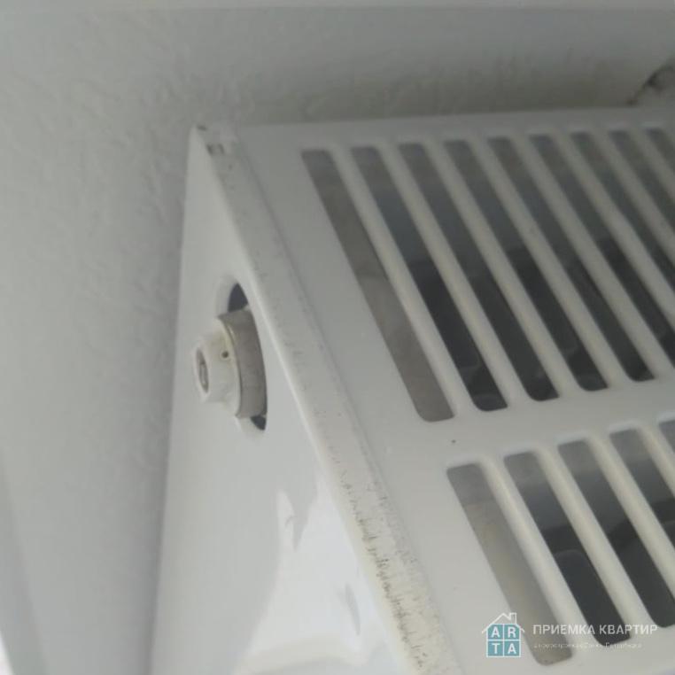 Дефекты окраски на боковых панелях радиаторов отопления