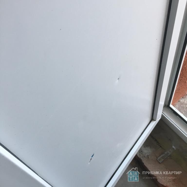 Пробита сендвич-панель балконной двери